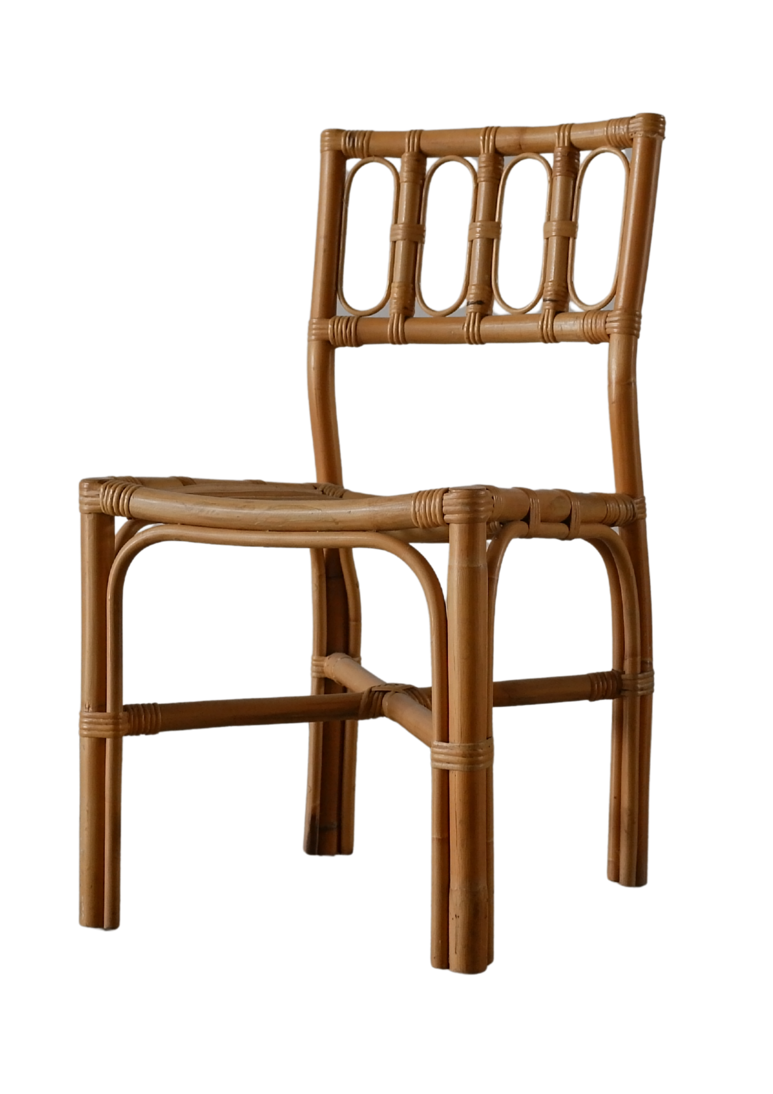 MINIMALIST RATTAN DINING CHAIR