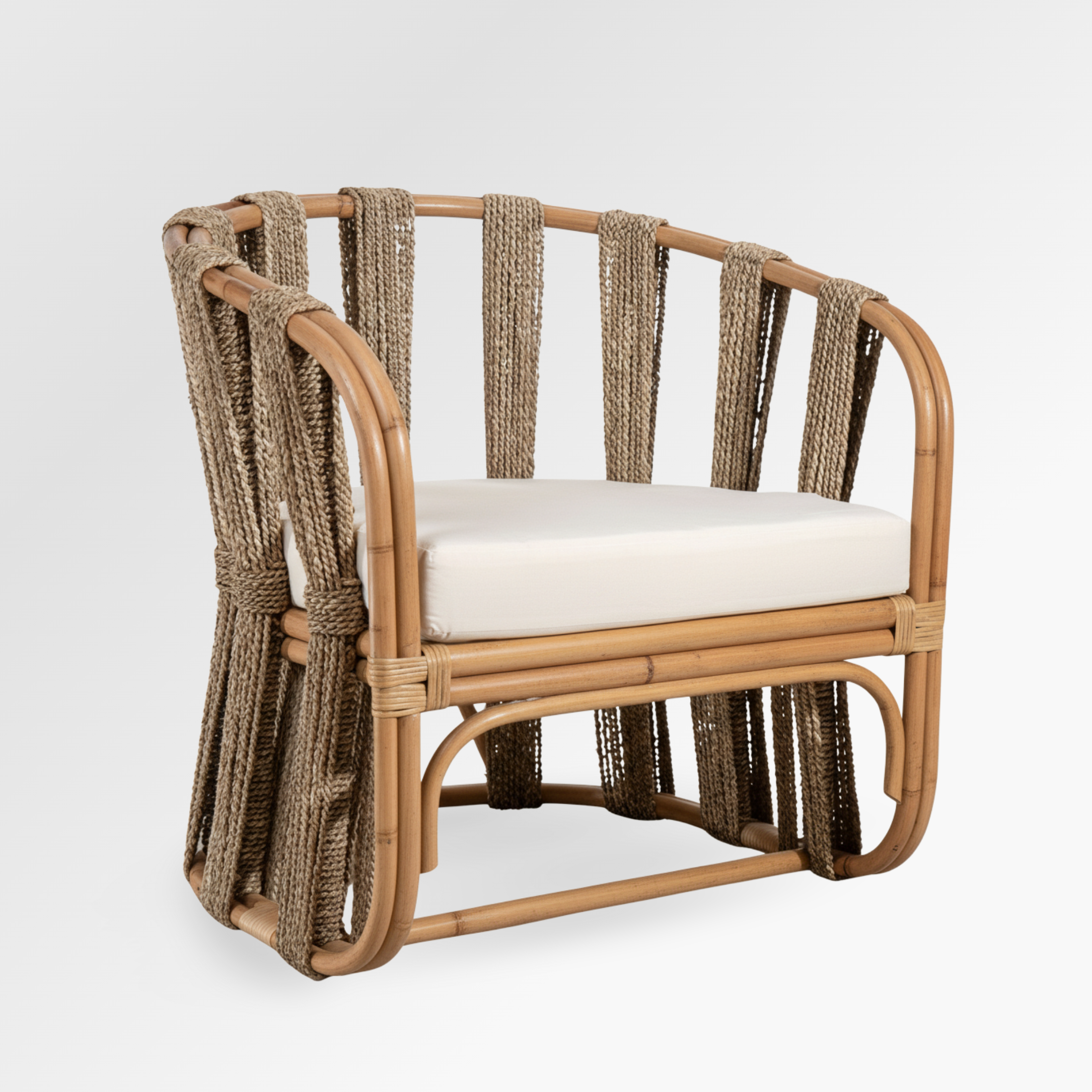 POISE RATTAN LOUNGE CHAIR