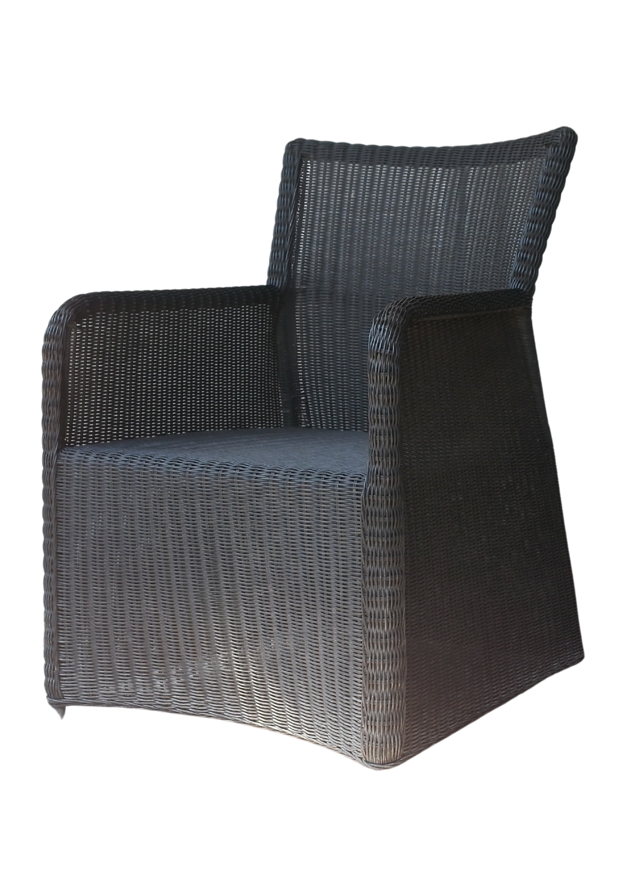 QUENTIC RATTAN LOUNGE CHAIR